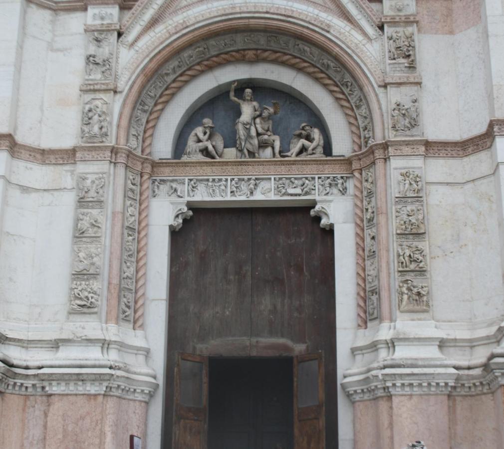 Appartamento Blu Centro Storico Μπολόνια Εξωτερικό φωτογραφία
